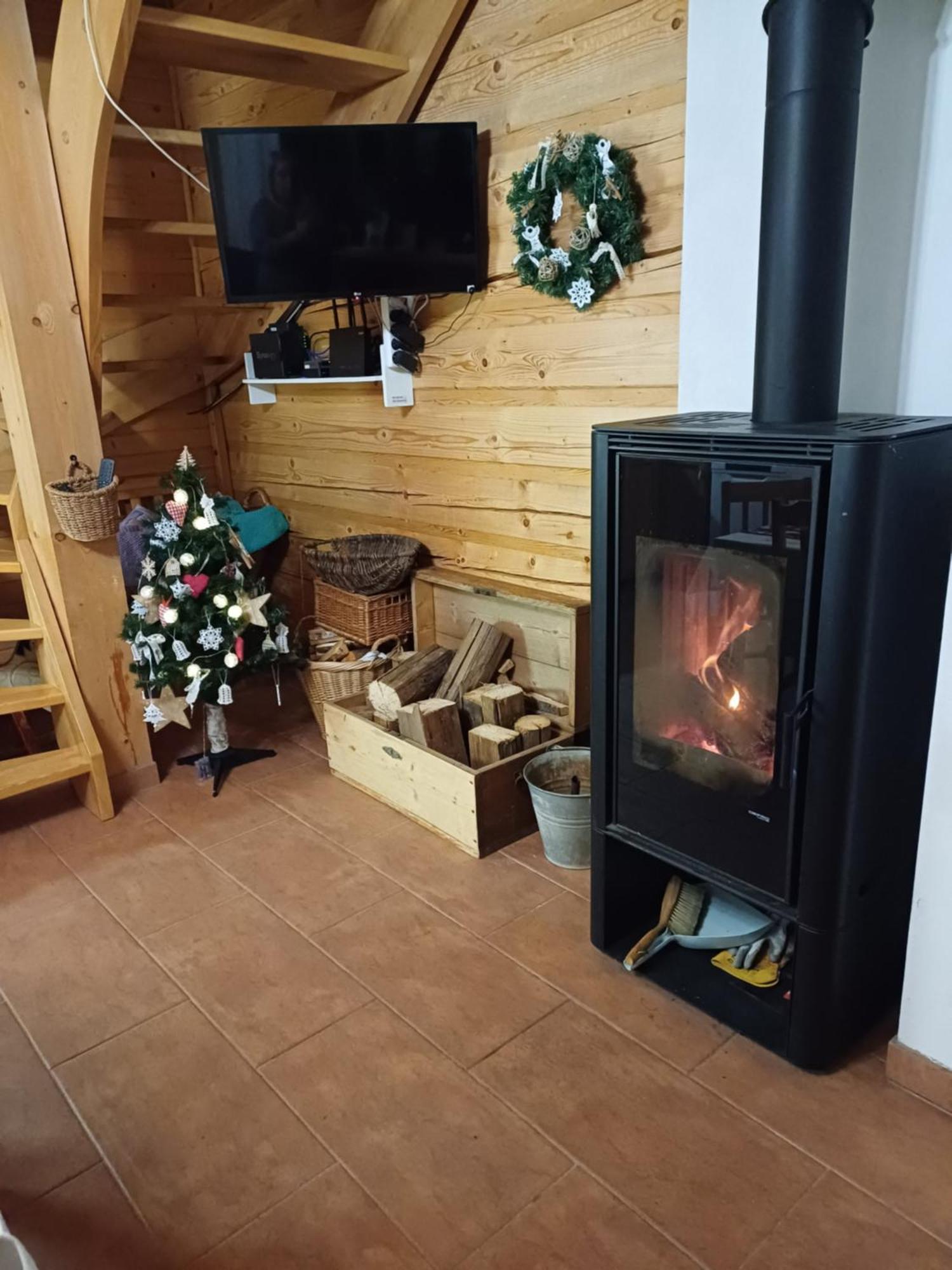 Drevenica Zapadne Tatry S Kupacou Kadou A Krbom Apartamento Žiar Exterior foto